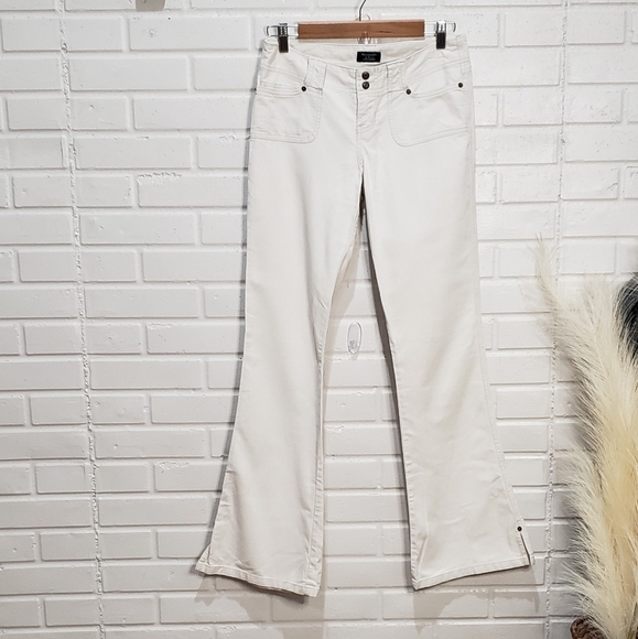 Abercrombie and Fitch Cream White Bootcut Flare Jeans size 0 - Picture 1 of 12